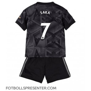 Arsenal Bukayo Saka #7 Bortatröja Barn 2022-23 Kortärmad (+ korta byxor)